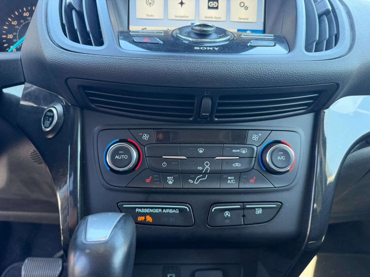 Used 2017 Ford Escape Titanium FWD image 23
