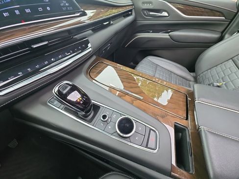 Used 2024 Cadillac Escalade ESV Sport Platinum AWD/4WD image 39