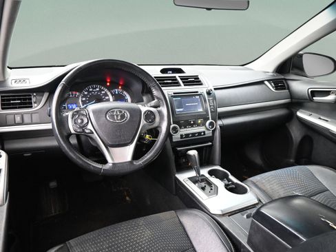 Used 2014 Toyota Camry SE FWD image 34