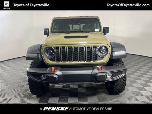 Used 2025 Jeep Gladiator Mojave w/ Convenience Group AWD/4WD image 15