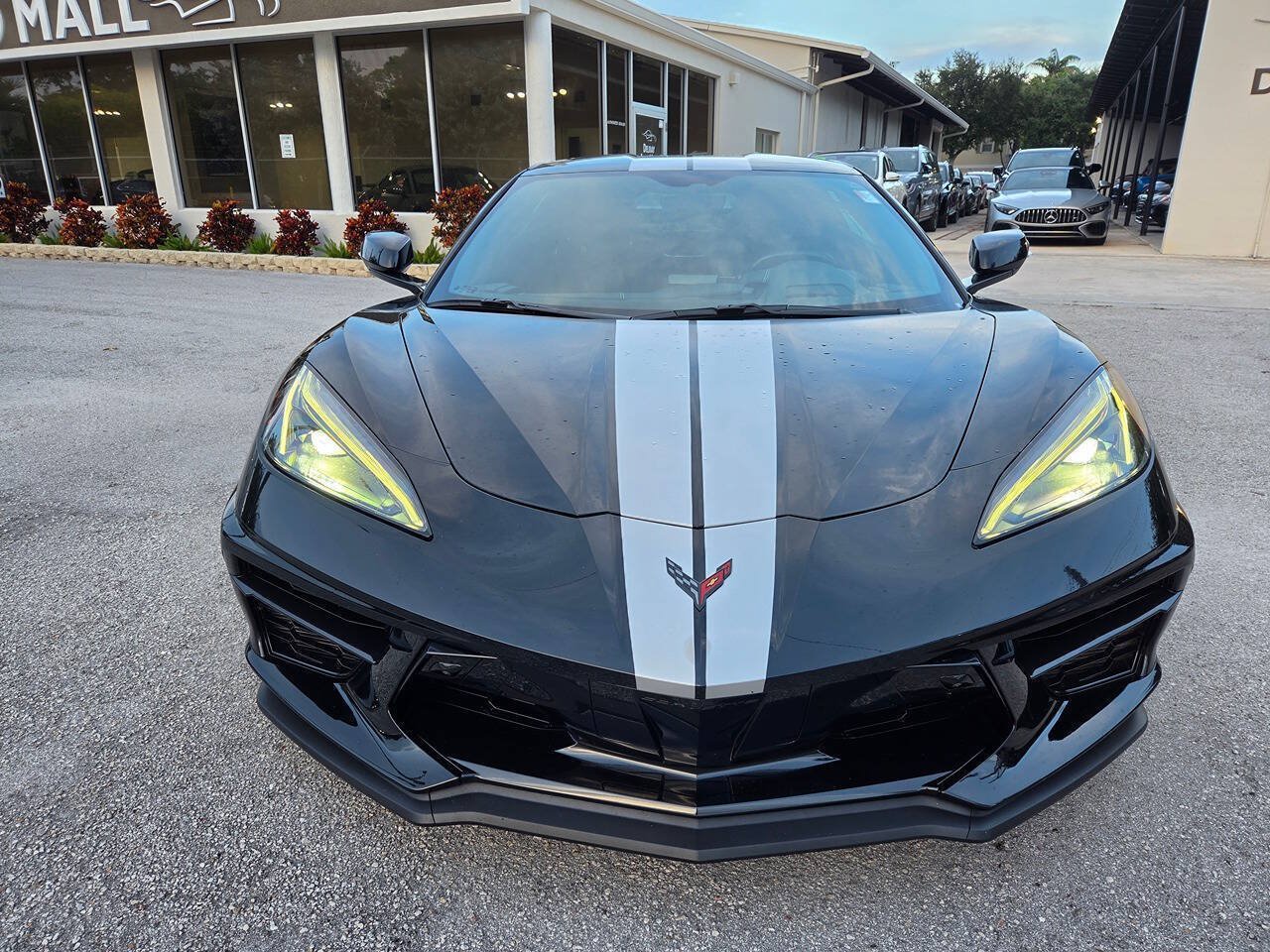Used 2021 Chevrolet Corvette Stingray Preferred Cpe w/ Z51 Performance Package RWD image 2