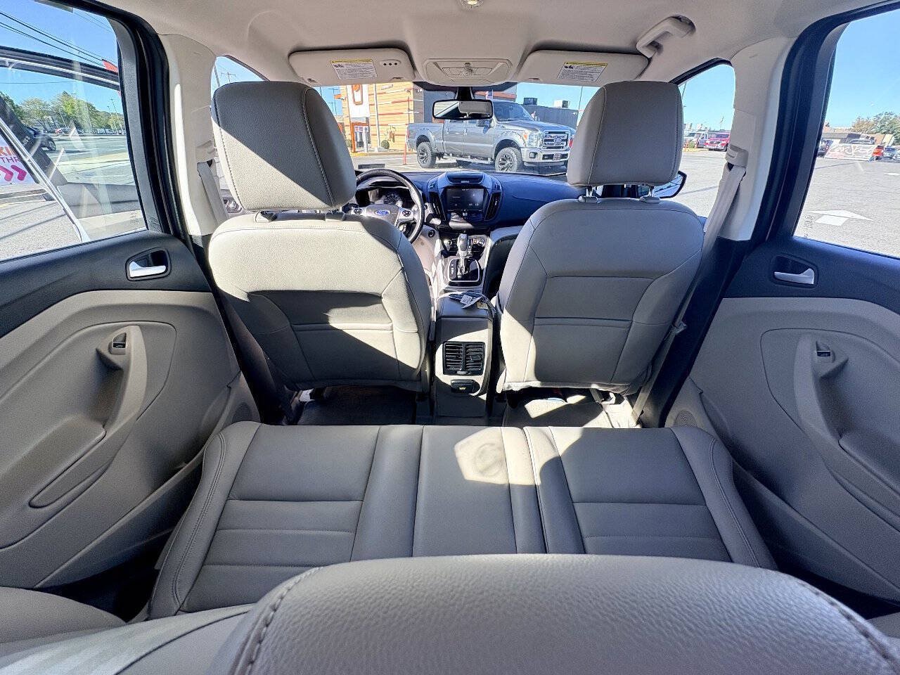 Used 2014 Ford C-MAX Energi SEL FWD image 30