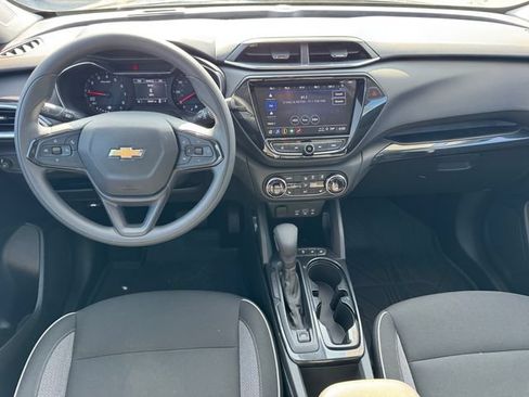 Certified 2023 Chevrolet TrailBlazer LT w/ Convenience Package FWD image 14
