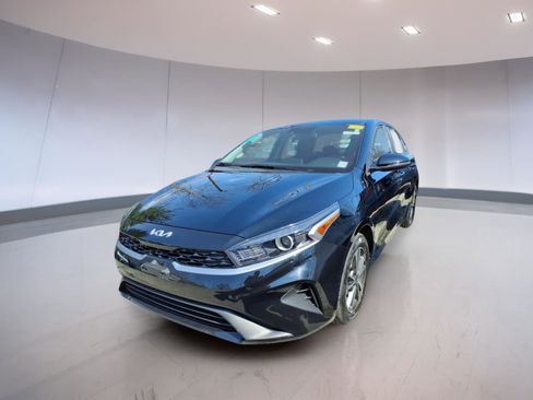 Used 2023 Kia Forte LXS w/ LXS Technology Package image 2