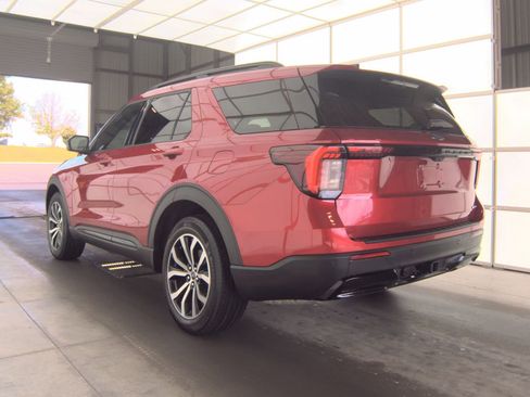 Used 2025 Ford Explorer ST-Line AWD/4WD image 19