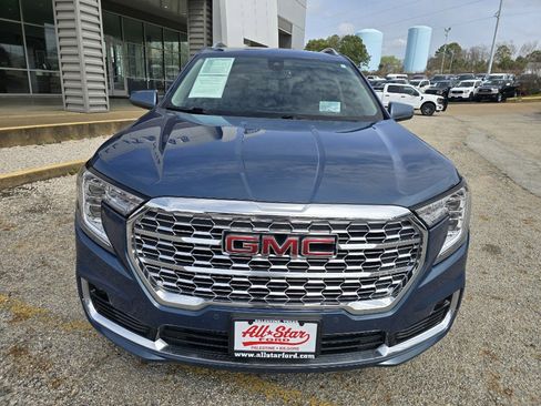 Used 2024 GMC Terrain Denali image 2