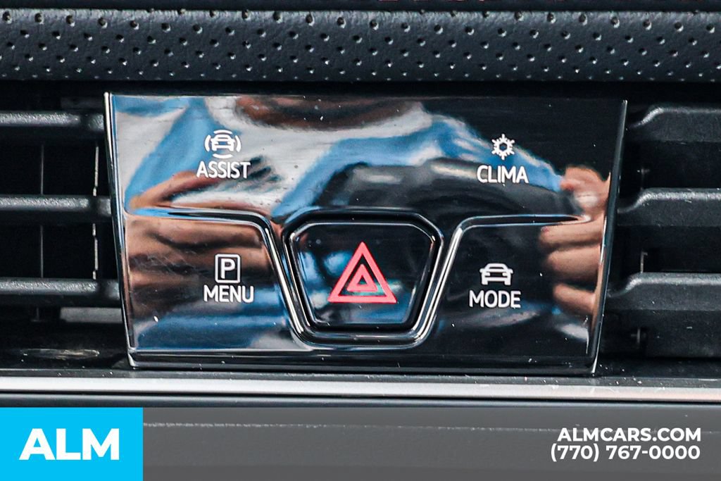 Used 2024 Volkswagen Atlas SE FWD image 40