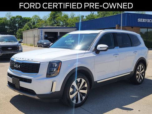 Used 2022 Kia Telluride EX w/ EX Premium Package FWD image 2