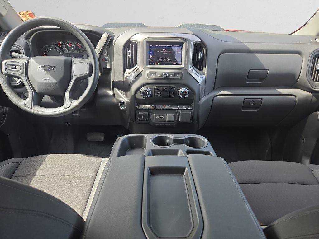 Used 2025 Chevrolet Silverado 1500 Custom Trail Boss w/ Dark Appearance Package AWD/4WD image 11