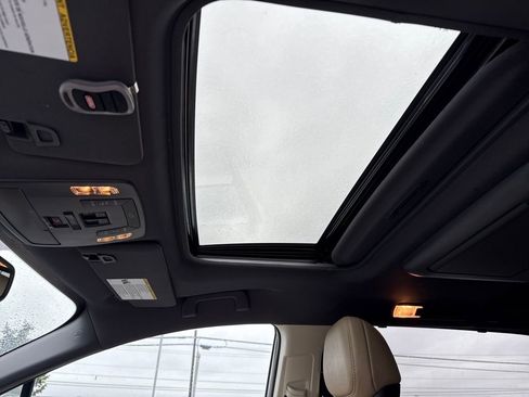 Used 2022 Toyota Sienna XLE image 24