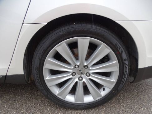 Used 2013 Lincoln MKS AWD image 40