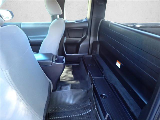 Certified 2023 Toyota Tacoma SR AWD/4WD image 5