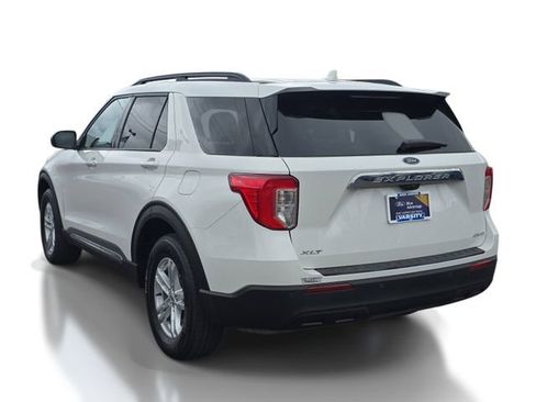 Certified 2023 Ford Explorer XLT AWD/4WD image 3