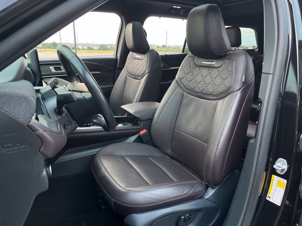 Used 2025 Ford Explorer Platinum w/ Ultimate Package AWD/4WD image 26
