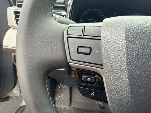 Used 2025 Toyota Camry XLE image 25