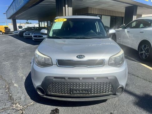 Used 2016 Kia Soul image 2