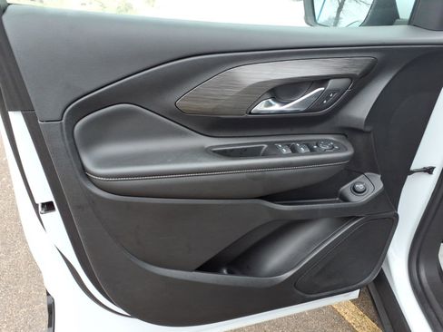 Certified 2022 GMC Terrain SLE w/ Driver Convenience Package image 11