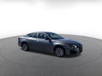 Used 2025 Nissan Altima 2.5 SV FWD video 2