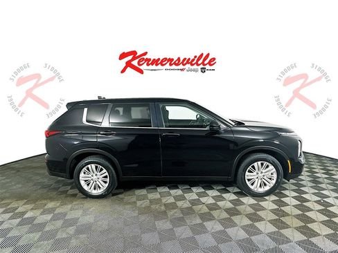 Used 2024 Mitsubishi Outlander ES image 8