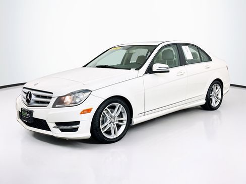 Used 2012 Mercedes-Benz C 300 4MATIC Sedan image 3