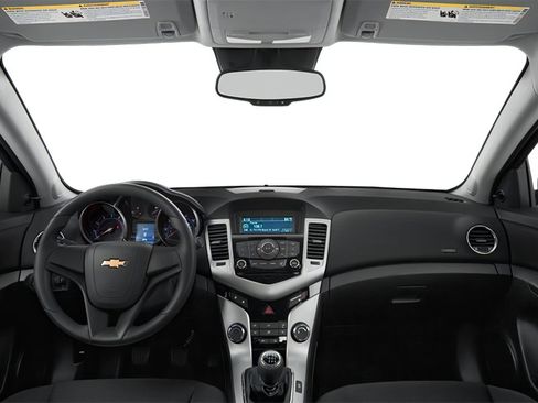 Used 2014 Chevrolet Cruze LT FWD image 5