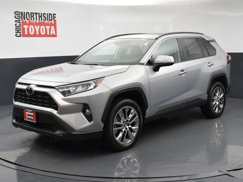 Used 2020 Toyota RAV4 XLE Premium AWD/4WD image 8