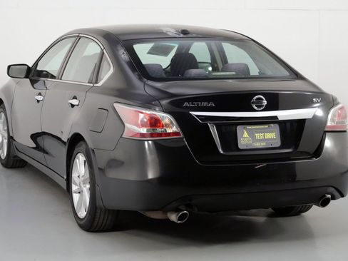 Used 2015 Nissan Altima 2.5 SV image 42
