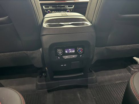 Used 2025 Chevrolet Traverse RS w/ LPO, Floor Liner Package FWD image 39
