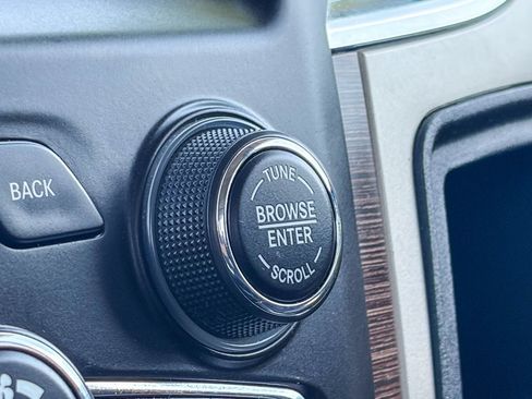 Used 2015 RAM 1500 Laramie w/ Convenience Group AWD/4WD image 30