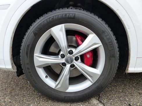 Used 2018 Audi SQ5 Prestige w/ Prestige Package image 13