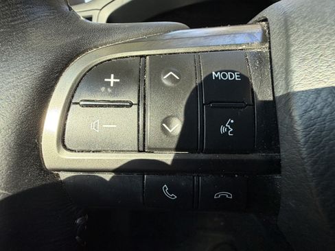 Used 2020 Lexus LX 570 4WD w/ Luxury Package image 19
