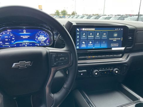 Used 2025 Chevrolet Silverado 2500 ZR2 w/ Technology Package image 19