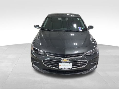 Used 2017 Chevrolet Malibu LT image 3