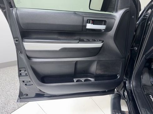 Used 2020 Toyota Tundra SR5 w/ SR5 Leather Package image 8