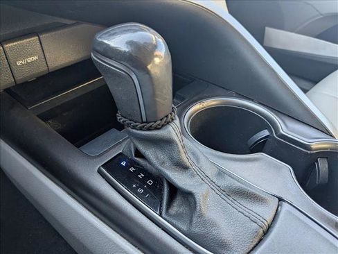 Used 2021 Toyota Camry SE image 16