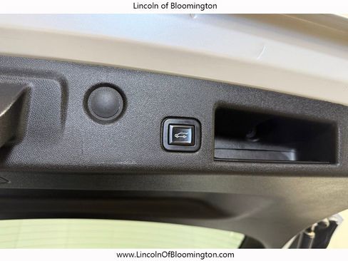 Used 2018 Chevrolet Equinox LT image 50