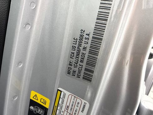 Certified 2023 Jeep Wrangler Unlimited AWD/4WD image 26