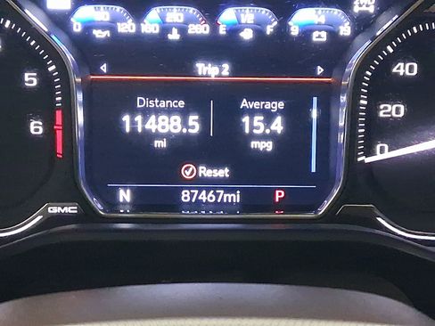 Used 2021 GMC Yukon XL Denali w/ Denali Premium Package image 19