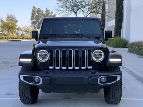 Used 2019 Jeep Wrangler Unlimited Sahara image 13