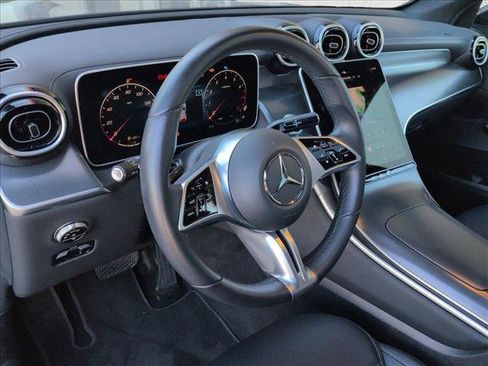 Used 2024 Mercedes-Benz GLC 300 4MATIC image 9