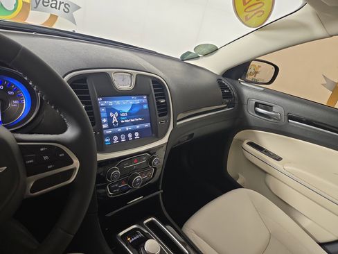 Used 2023 Chrysler 300 Touring w/ Sport Appearance Package RWD image 24