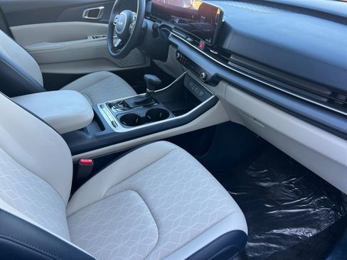 New 2026 Kia Carnival SX image 18