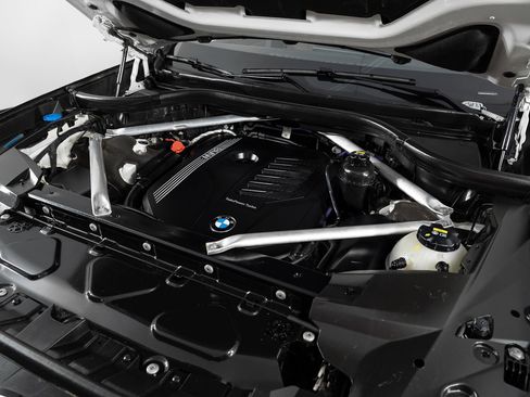 Used 2022 BMW X7 xDrive40i w/ Premium Package image 14