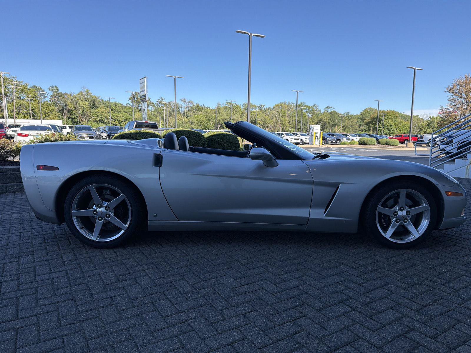 Used 2006 Chevrolet Corvette Convertible w/ Preferred Equipment Group RWD image 6