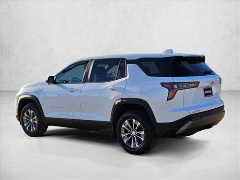 Used 2025 Chevrolet Equinox LT FWD image 8