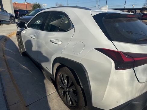 Used 2020 Lexus UX 250h F Sport w/ F Sport Premium Package image 4