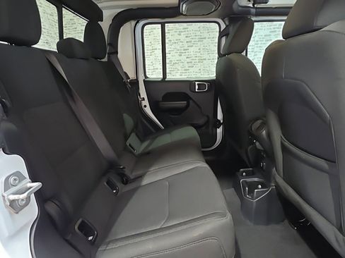 Used 2021 Jeep Gladiator Willys image 13