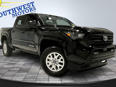 Used 2024 Toyota Tacoma SR5 image 3
