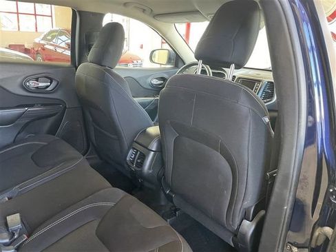 Used 2015 Jeep Cherokee Latitude w/ Cold Weather Group image 26