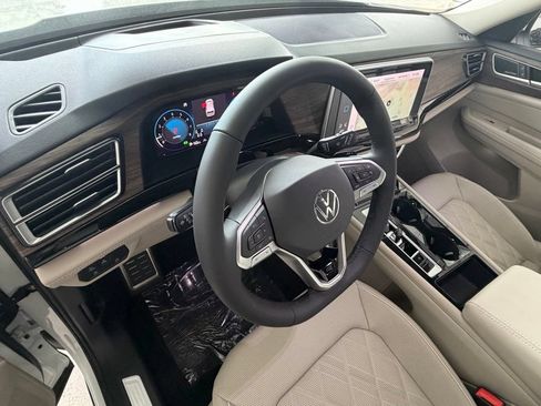 New 2026 Volkswagen Atlas SEL Premium R-Line AWD/4WD image 17